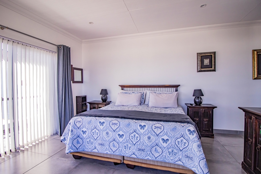 5 Bedroom Property for Sale in Yzerfontein Western Cape